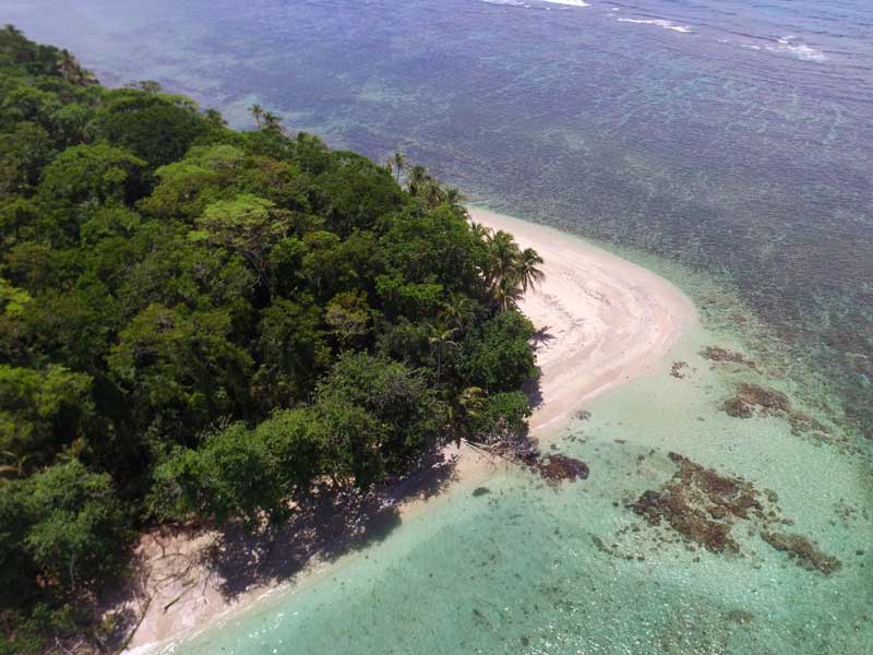 Una foto de una playa.