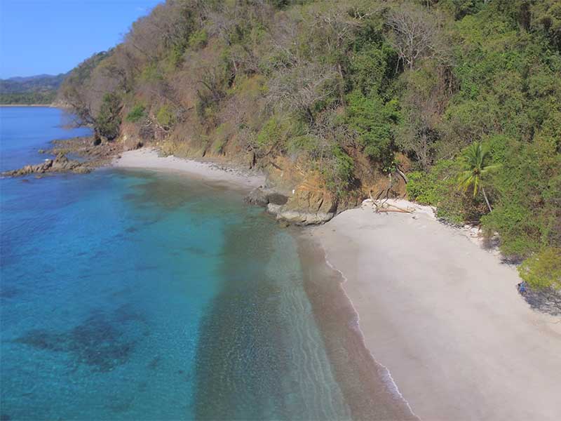 Una foto de una playa.