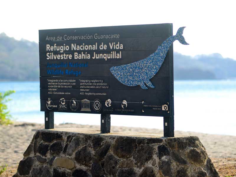 señal de playa para el refugio nacional de vida salvaje