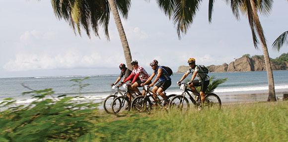 grupo de ciclistas