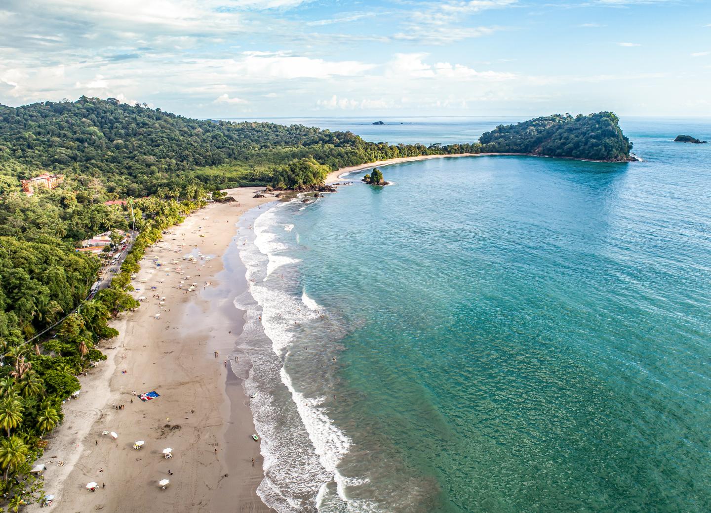 vista aérea de la playa de Espadilla