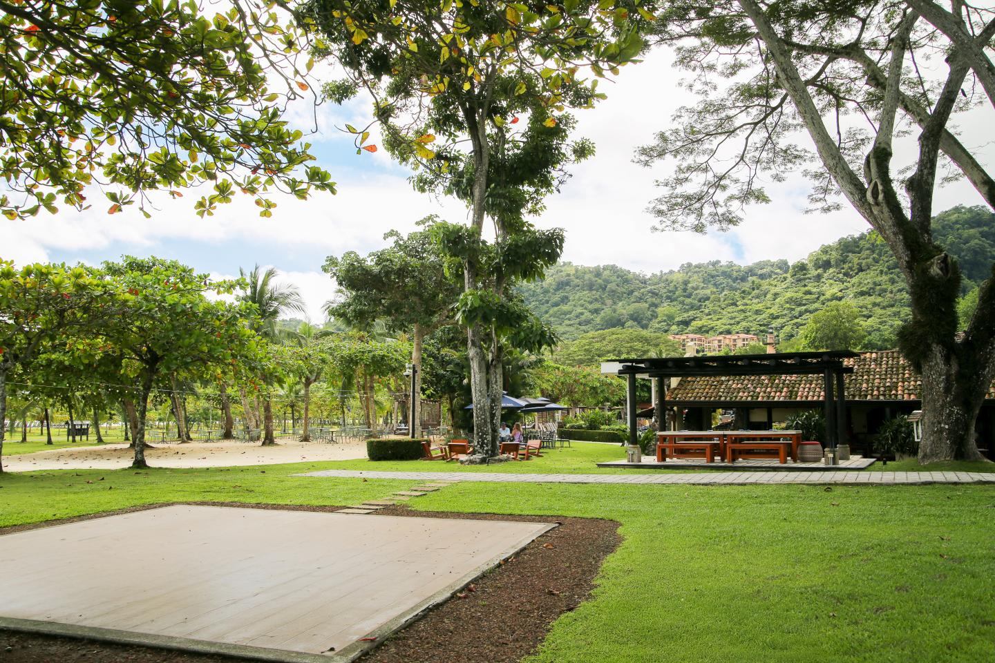 zona exterior de un retiro de bienestar